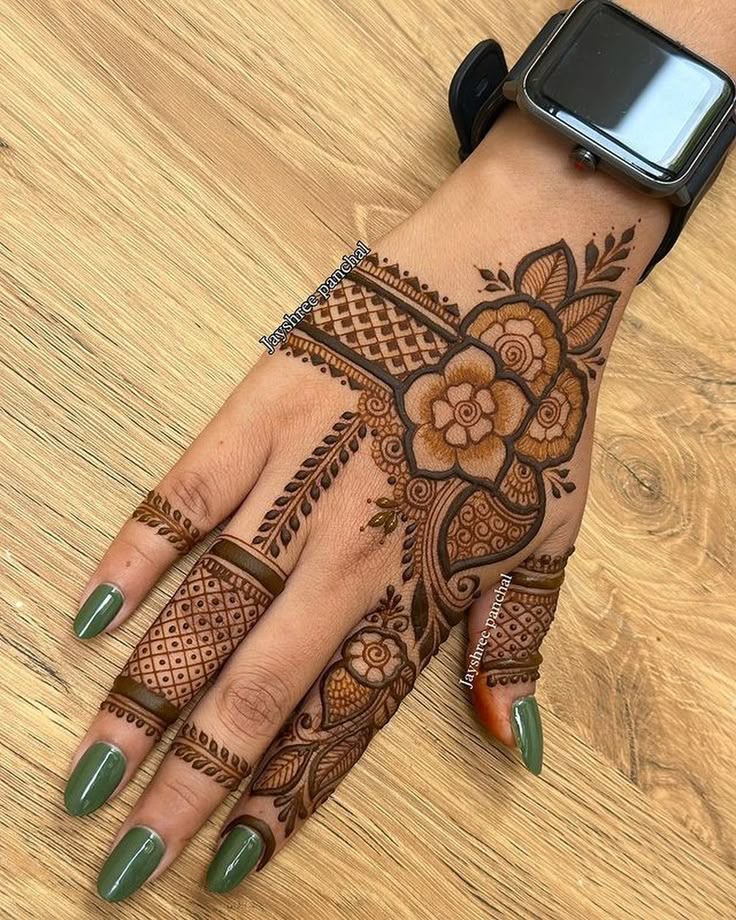 Arabic Back Hand Mehndi Design 1