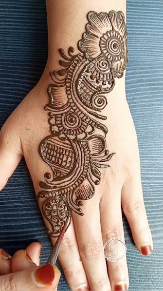 Arabic Back Hand Mehndi Design 4