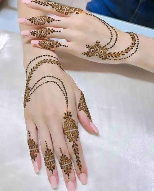 Bracelet Style Mehndi 3