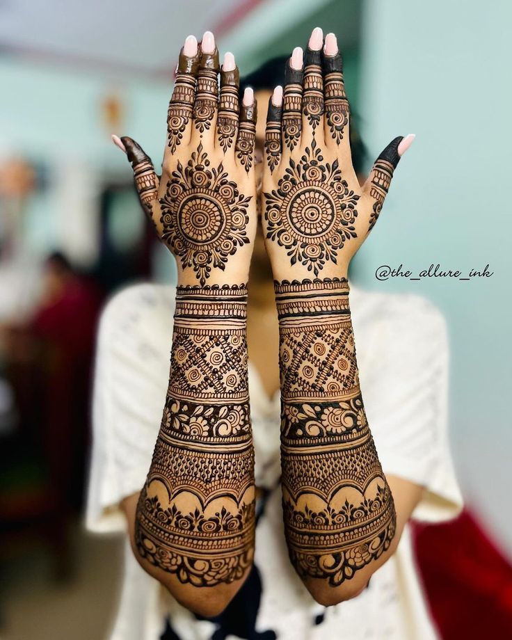 Bridal Full Back Hand Mehndi 1