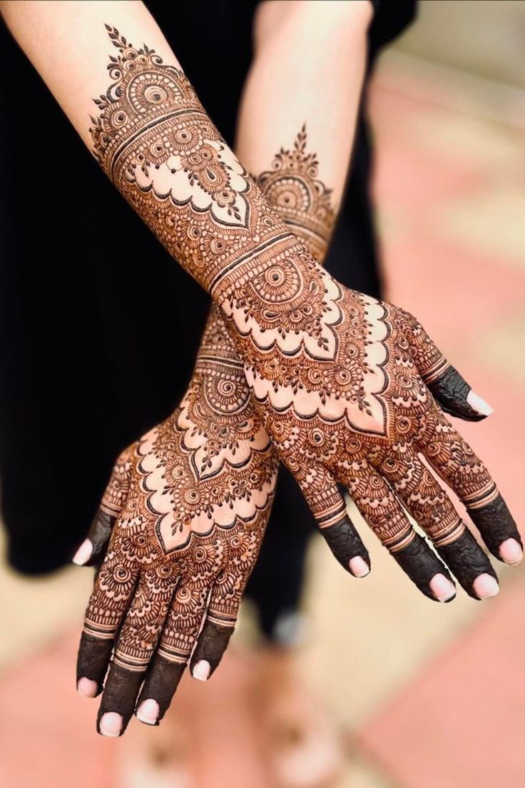 Bridal Full Back Hand Mehndi