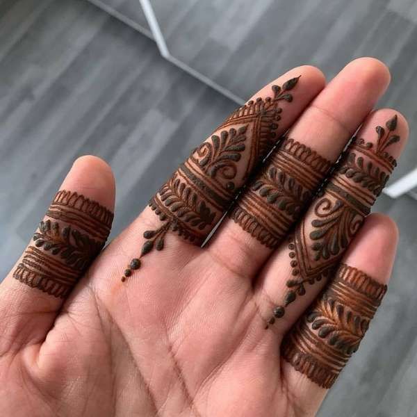 Finger Mehndi Design