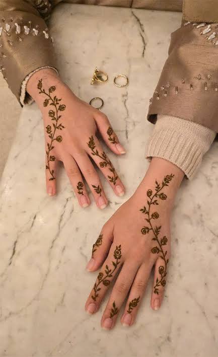 Leafy Vine Mehndi Design 1